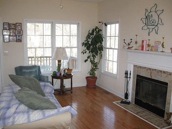 3rd image of 115 Abner Dr