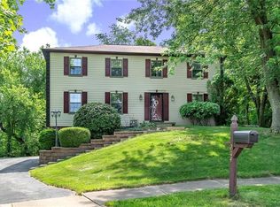204 Arcola Dr, Coraopolis, PA 15108