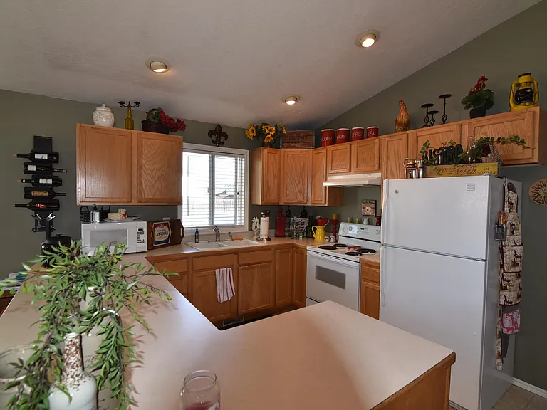 2108 S Linda Vista Pl — Photo 3