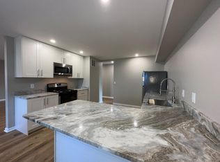 1406 E 18th St, Sterling, IL 61081