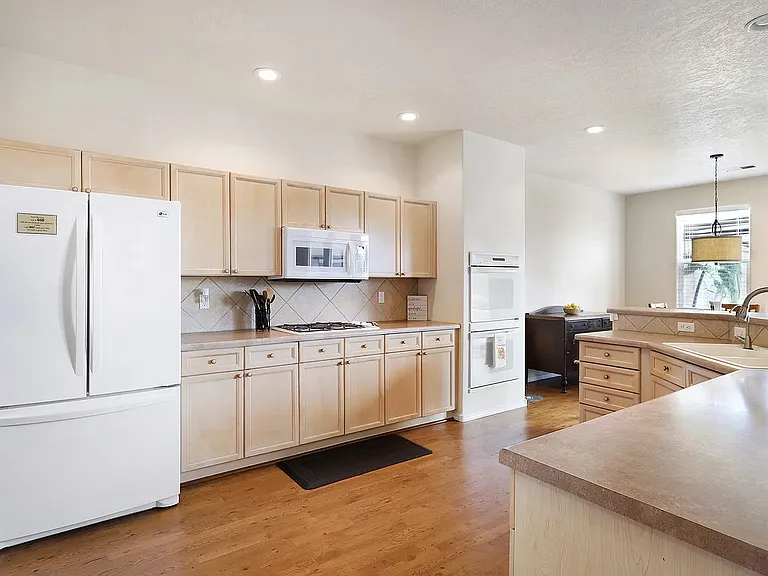 6616 Freemont Hills Loop NE — Photo 8