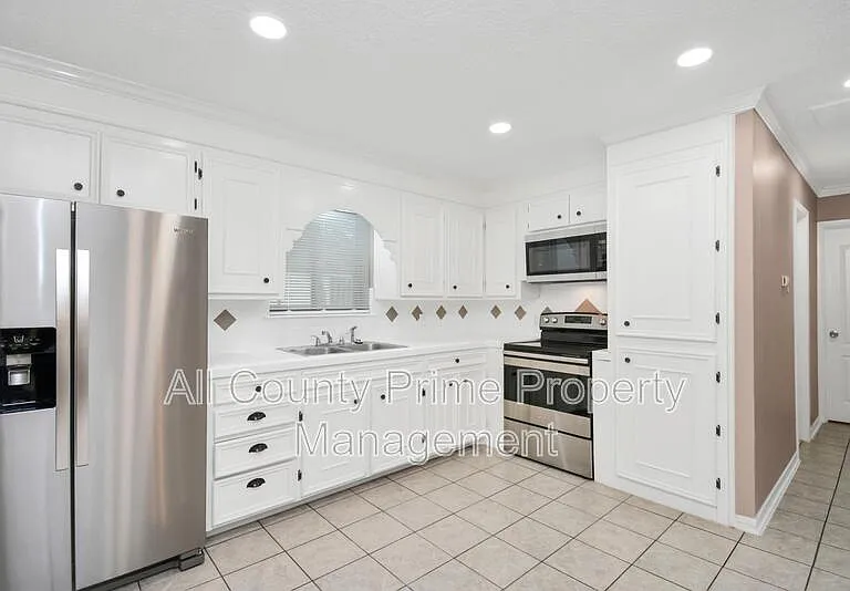 1906 Airline Dr — Photo 9