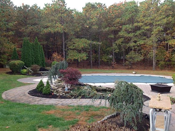 5th image of 1387 Bridport Dr