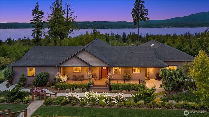 2nd image of 698 Streamside Drive