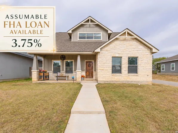 752 Crestview, Floresville, TX 78114