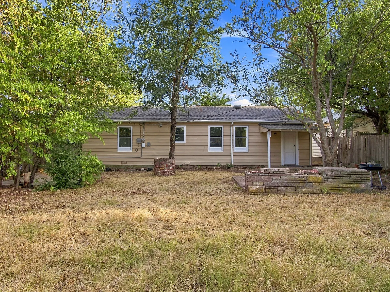 3 bed, 1202 sqft, $1,295 — Photo 3