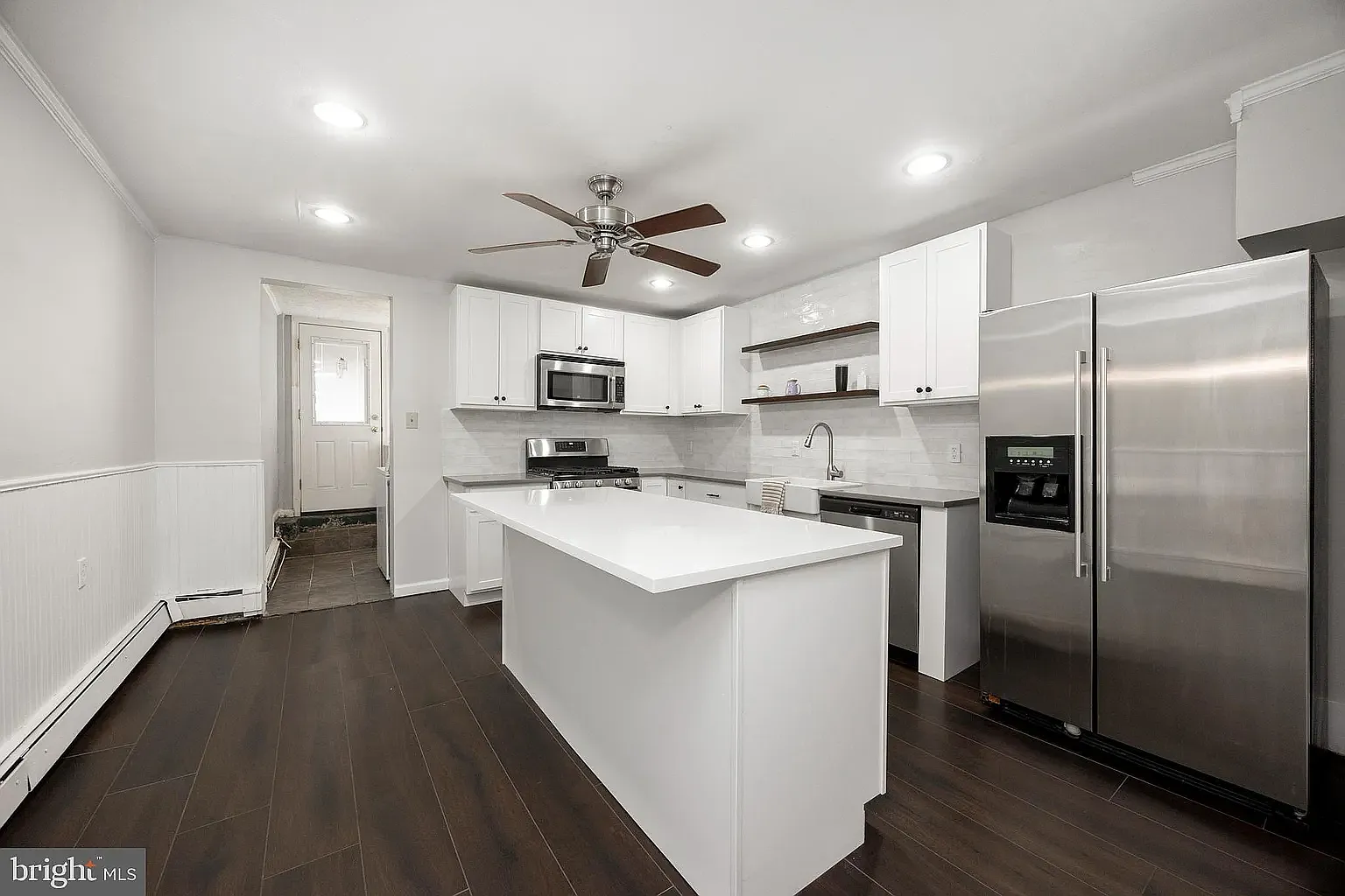 4 bed, 1.5 bath, 1600 sqft, $2,800 — Photo 1