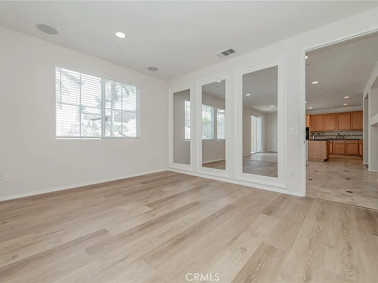 16432 Landmark Dr — Photo 18