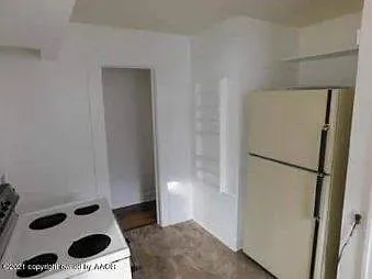1911 S Jackson St #B — Photo 8