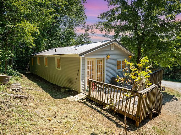 5th image of 226 Melody Dr