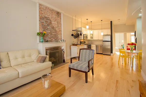 Sold by Townsley & Gay, LLC | media 21