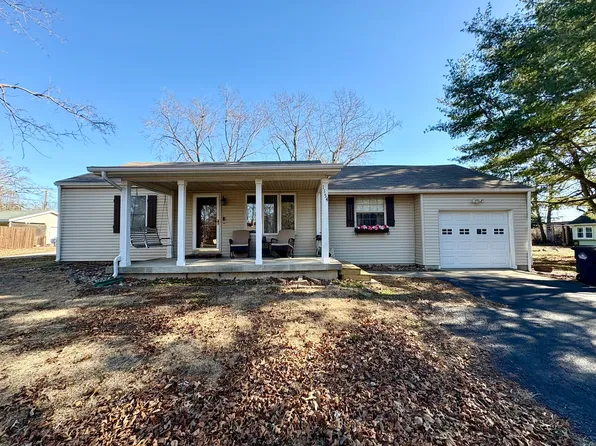 1154 N Franklin St #0, Salem, IL 62881