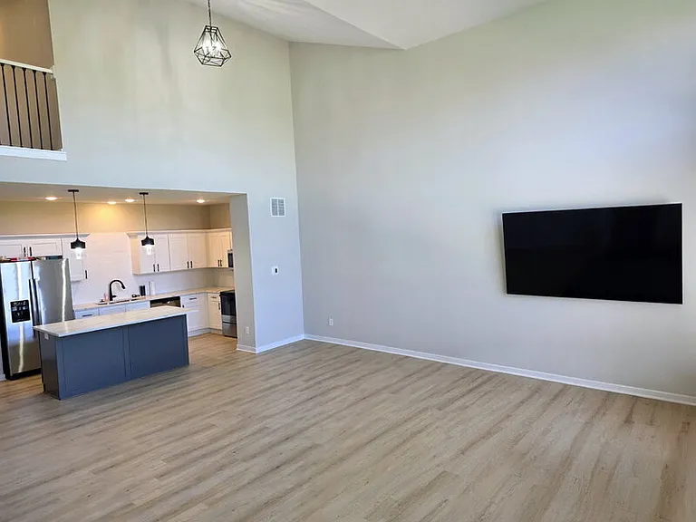 1008 Maple St — Photo 8
