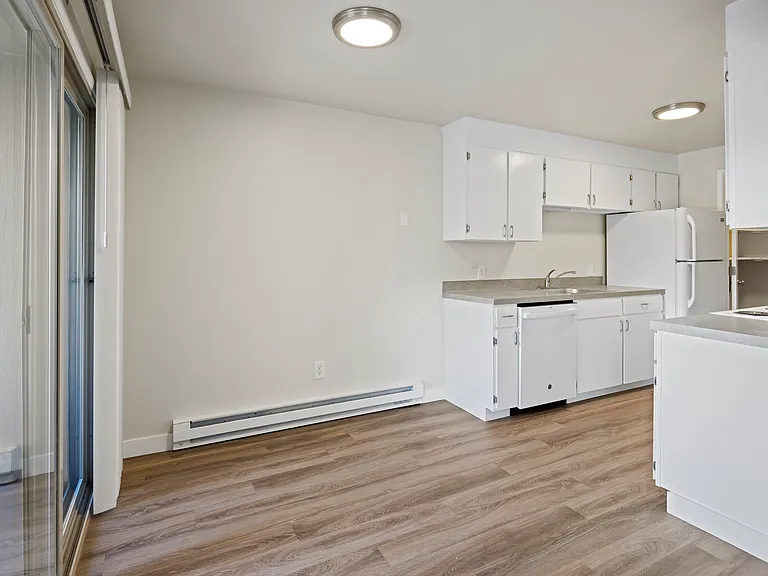 Cypress Lane Apartments — Photo 19