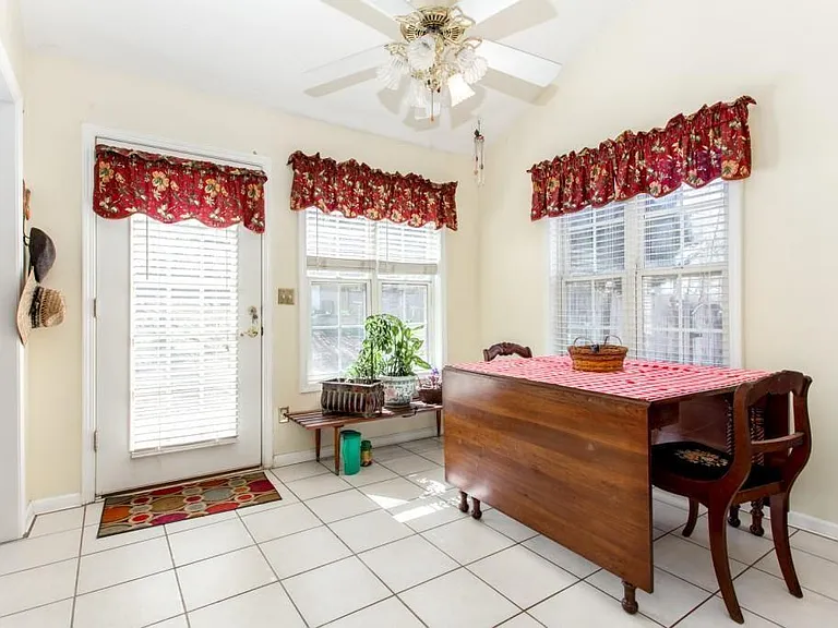 6229 Huckleberry Rdg — Photo 6