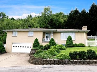 891 Mount View Rd, Wheeling, WV 26003