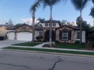 5915 W Vine Ct, Visalia, CA 93291