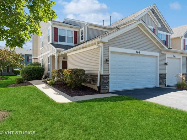 762 Woodewind Dr, Naperville, IL 60563