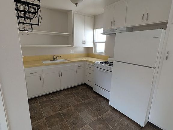 5th image of 2000 Carnegie Ln APT B