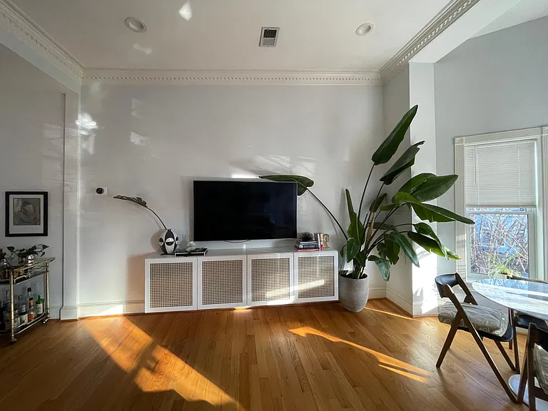 945 T St NW #B — Photo 22