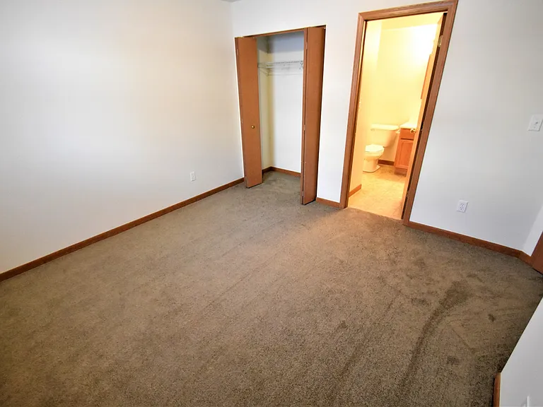 Prairie Ridge Apartments — Photo 3