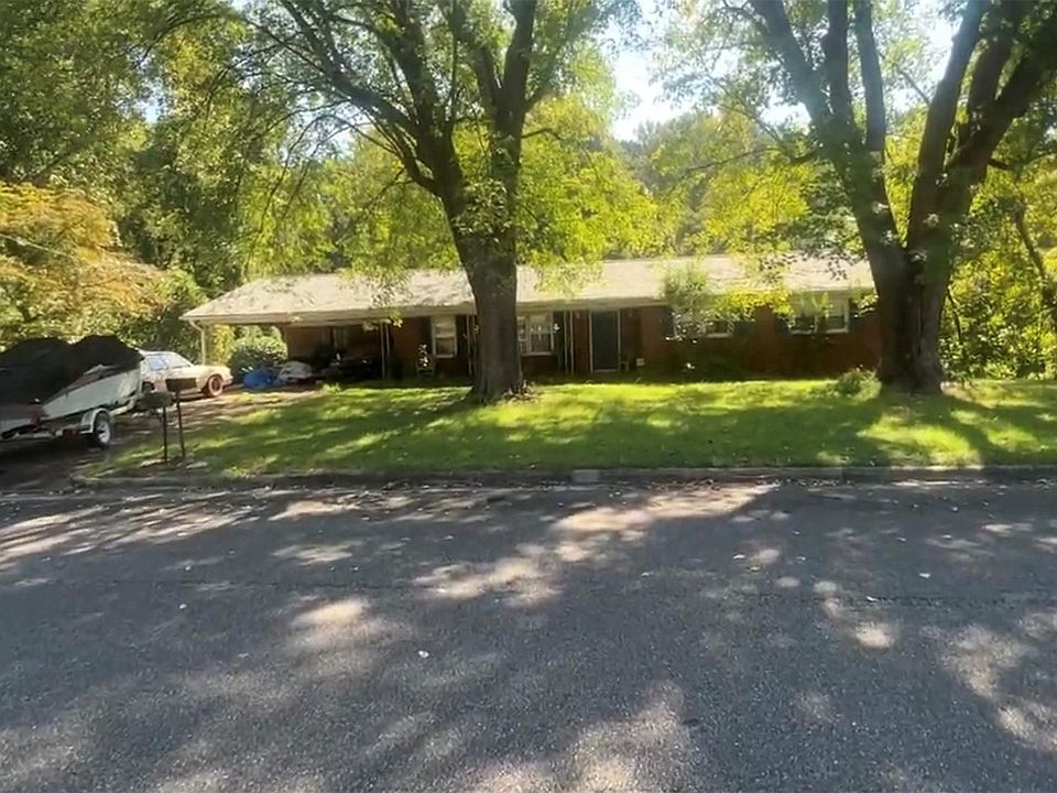 1st image of 708 Brandon St