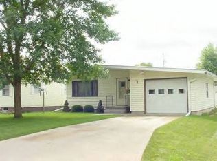 921 Melrose Ct, Burlington, IA 52601