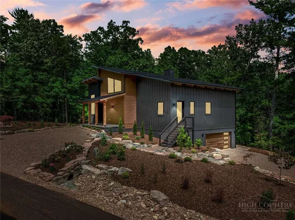1180 W Lake Road, Marion, NC 28752