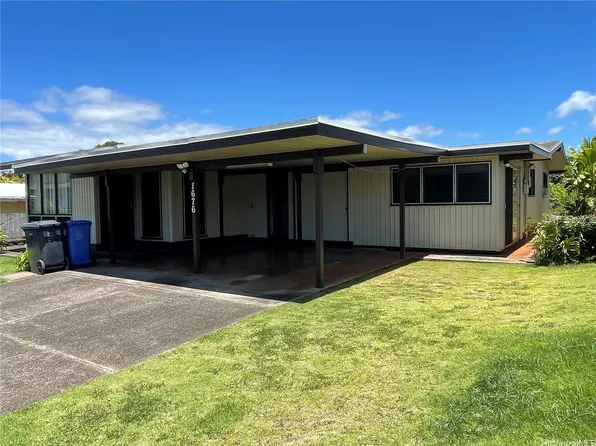 1676 Hoonipo St, Pearl City, HI 96782