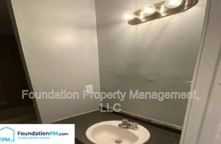 2961 Grenadier Cv — Photo 10