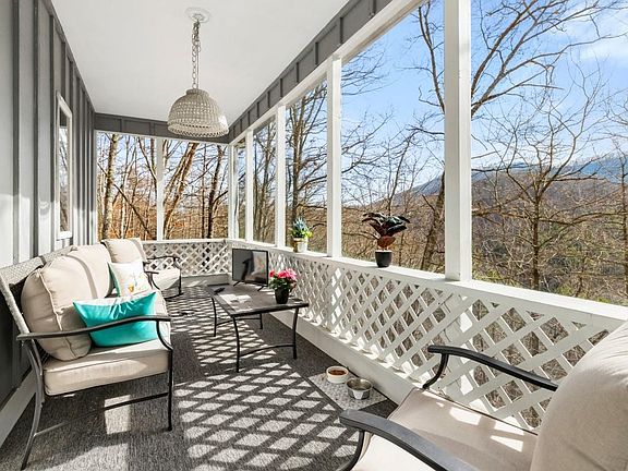 2nd image of 923 Hermosa Dr
