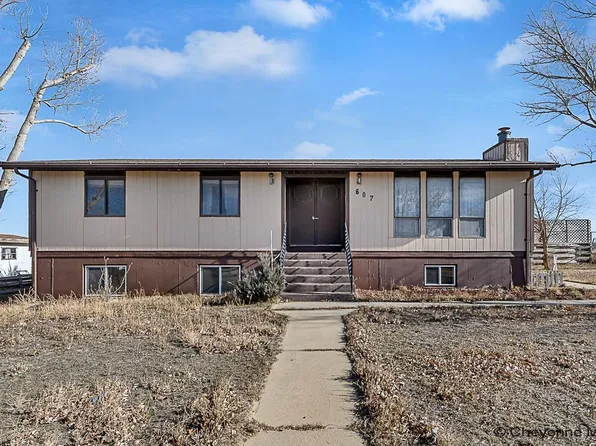 607 Pine St, Medicine Bow, WY 82329