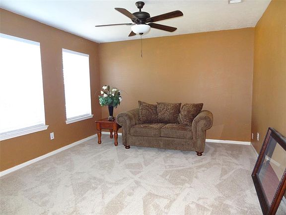 Formal Living-easily convert to office