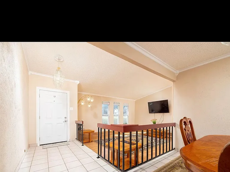 2621 Lemmontree Ln — Photo 6