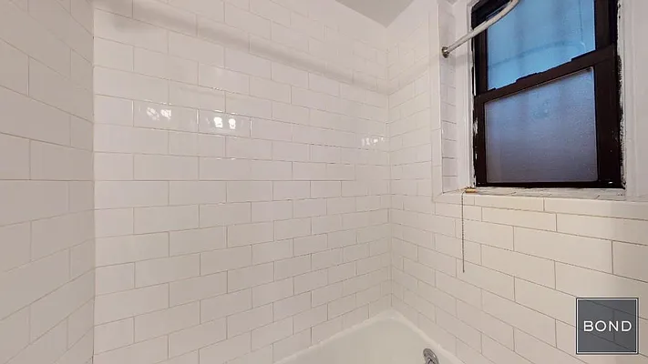 Rented by Bond New York | media 24