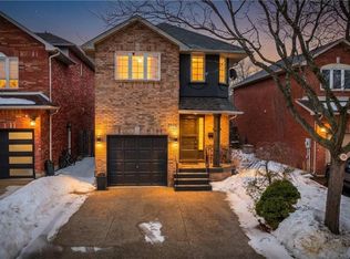 2062 Westmount Dr, Oakville, ON L6M3P2