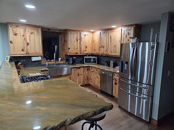3rd image of 6681 Schwartz Rd