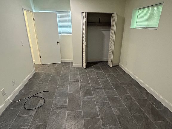 13' x 18' Bedroom with Full bathroom