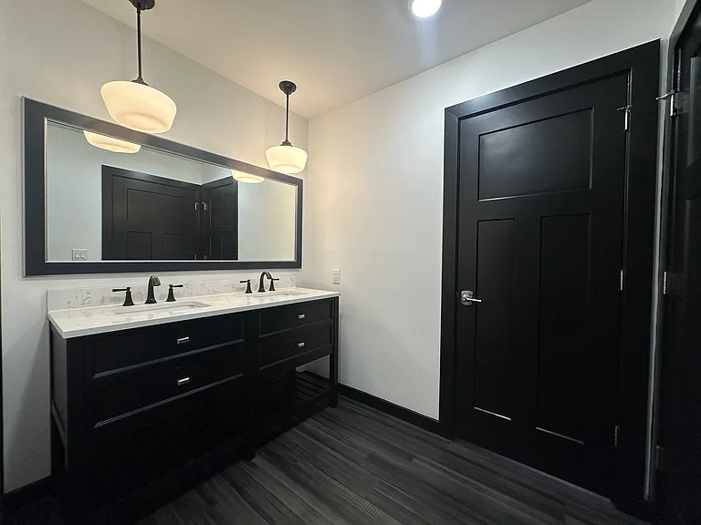 99 N Howard St — Photo 15