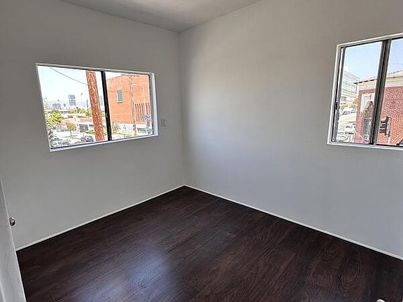 4th image of 1278-02 N Wilton Pl