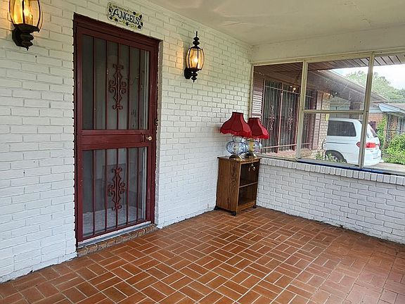 3rd image of 2854 Luckie St