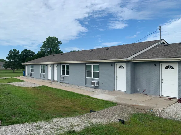 325 N 1st St #3, Burlington, KS 66839