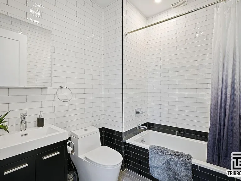 378 S 3rd St #2L — Photo 9