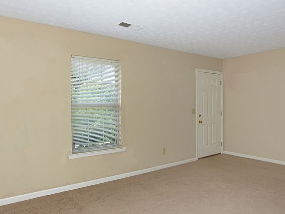 4th image of 61 Forest Hill Dr