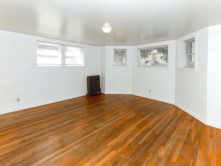 740 E Broadway #B-102 — Photo 5