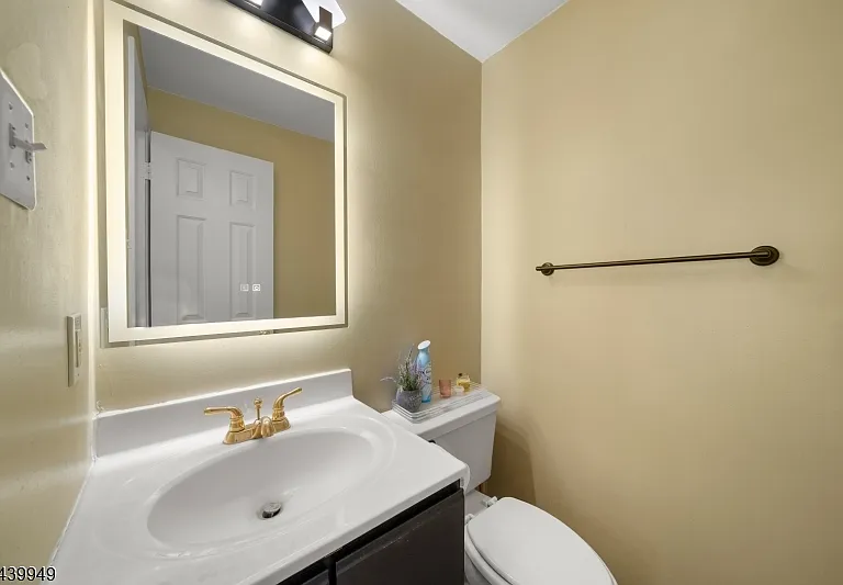 32 Montville Ave — Photo 12