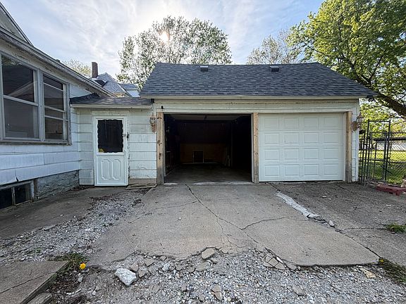 2nd image of 385 E Main St