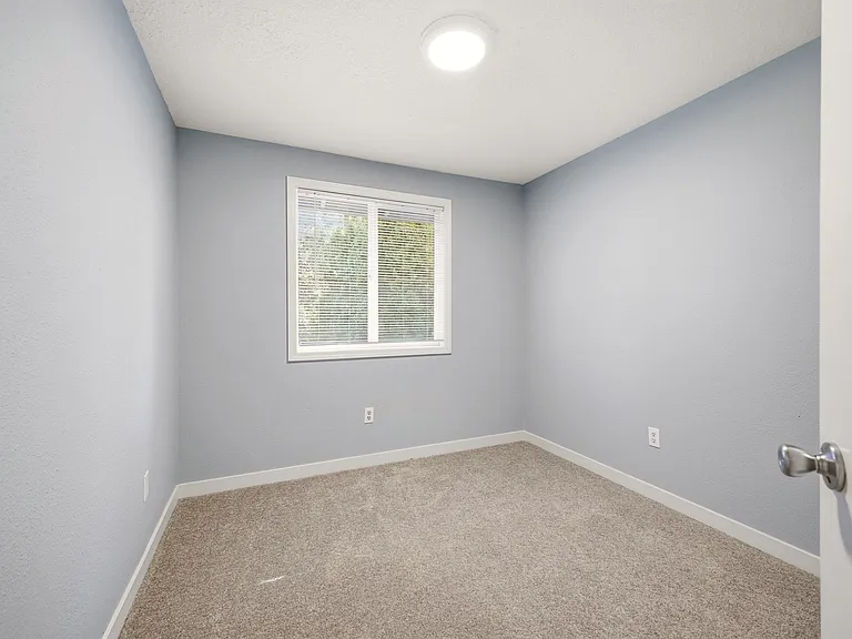 627 SE 132nd Ave — Photo 15