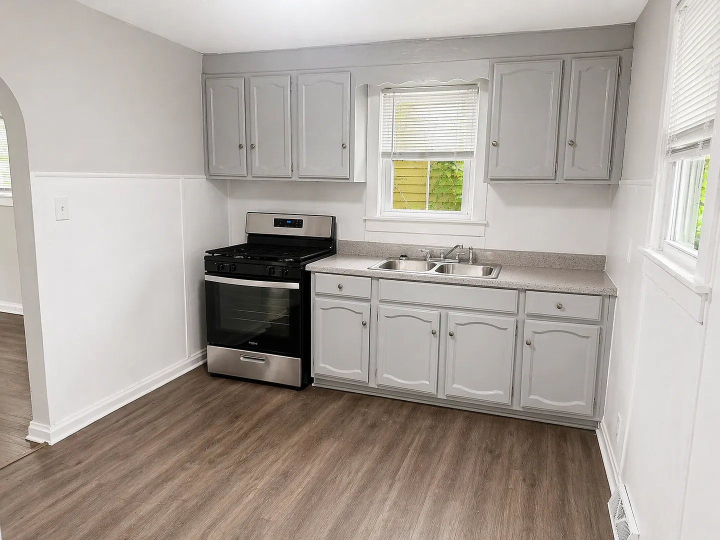 Updated Adorable 2 Bedroom Home — Photo 2