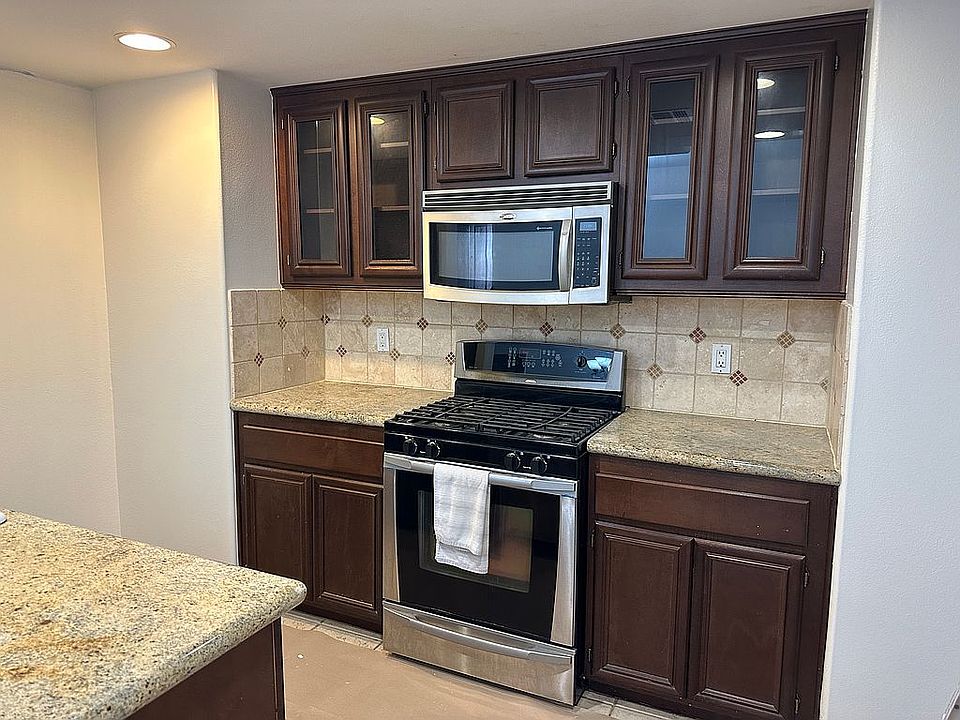 2nd image of 291 Riverdale Ct APT 116